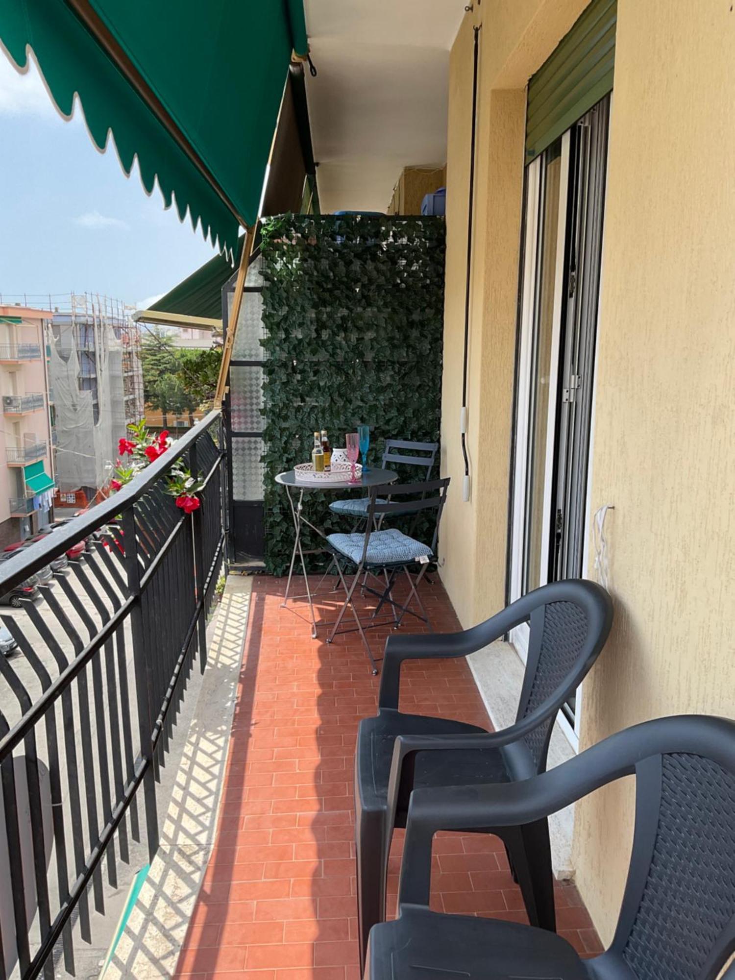Vista Mare A 150 Mt Dalla Spiaggia - Free Parking E Ac Пьетра-Лигуре Экстерьер фото